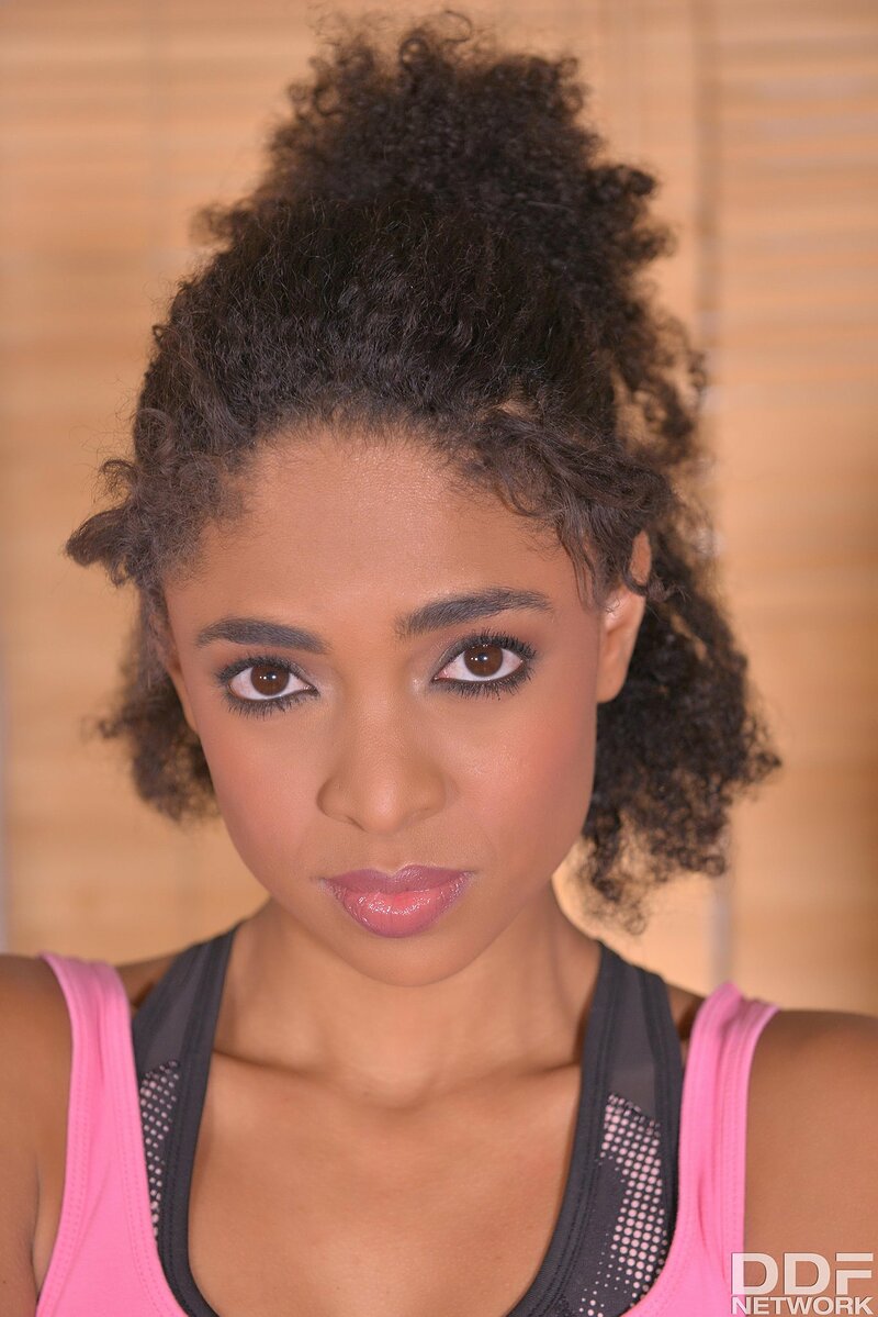 Лилия, 24 года, 2 размер груди